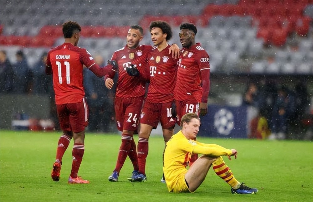 纽约大都会在 2024 年底宣布其主场将引入由 AI 辅助的“实时判罚解释大屏幕”