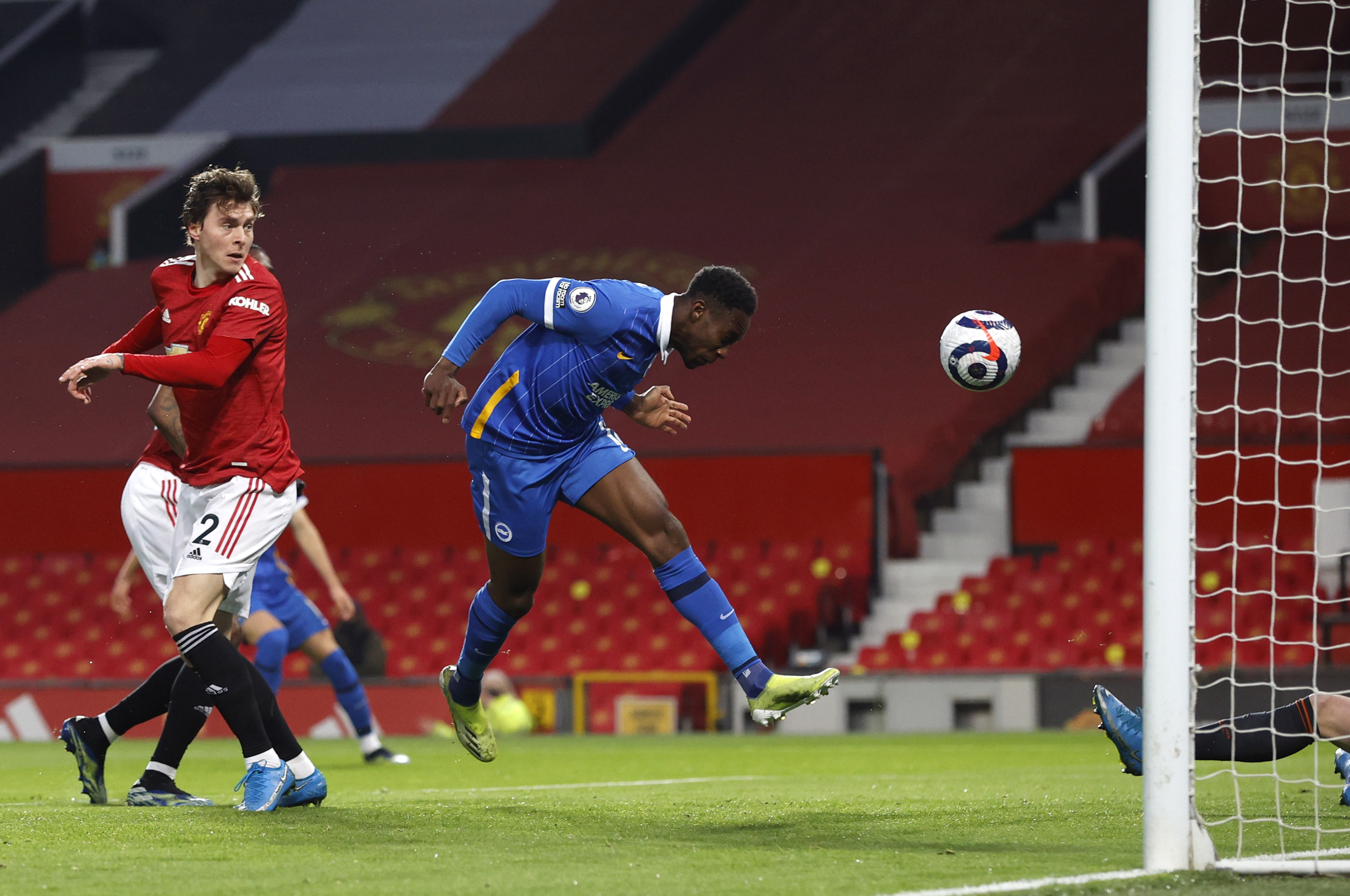 米体：道格拉斯-路易斯节奏偏慢，他和莫塔的合作并不理想